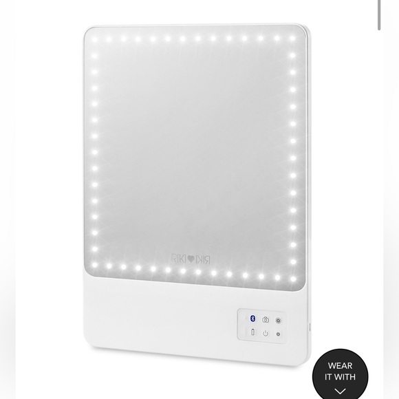 Riki loves Riki Skinny LED Travel Magnifying Mirror with Bluetooth, 5X NEW - Picture 5 of 5